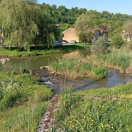 Le Cabanon Au Bord De L'othain Εξοχικό σπίτι *