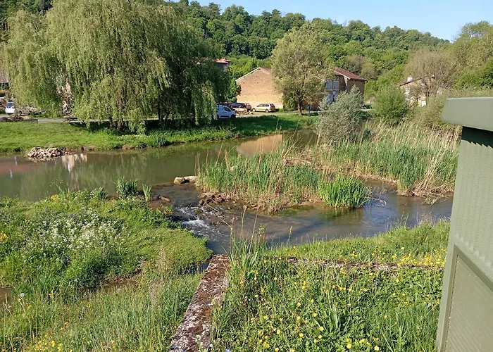 Le Cabanon Au Bord De L'othain 乡村民宿 *